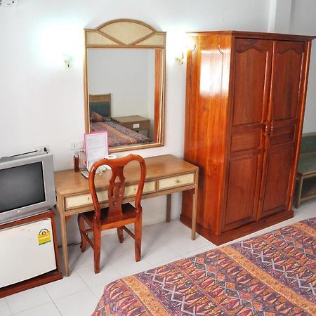 Highfive Guest House Pattaya Room photo