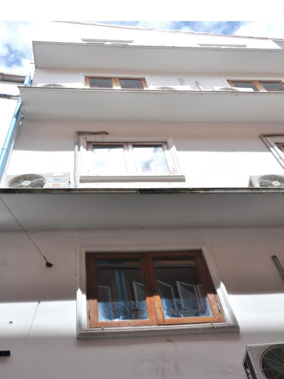 Highfive Guest House Pattaya Exterior photo