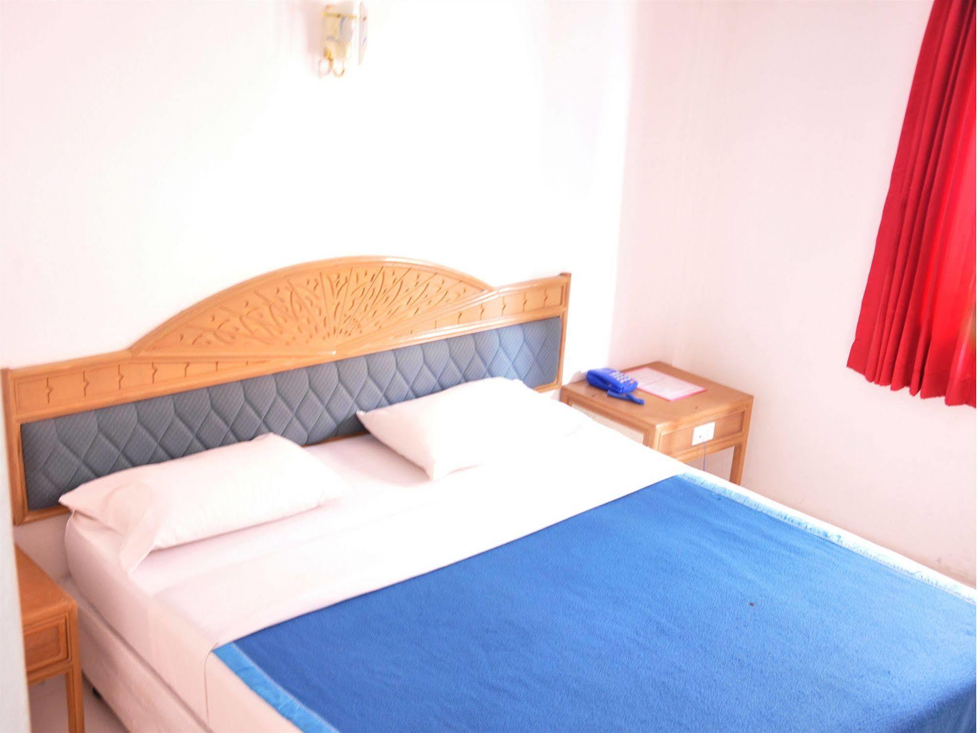 Highfive Guest House Pattaya Exterior photo